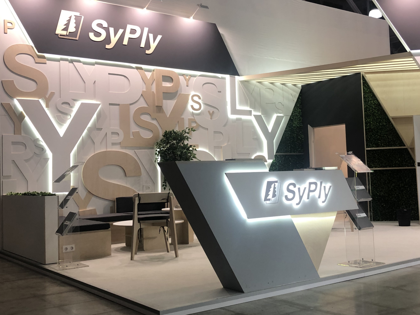 Сыктывкарский фанерный завод представил несколько новинок фанеры SyPly на выставке &laquo;MosBuild-2022&raquo;