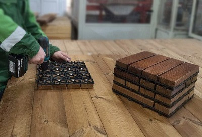 Лесозавод &laquo;Судома&raquo; начал выпускать садовый паркет из термодревесины