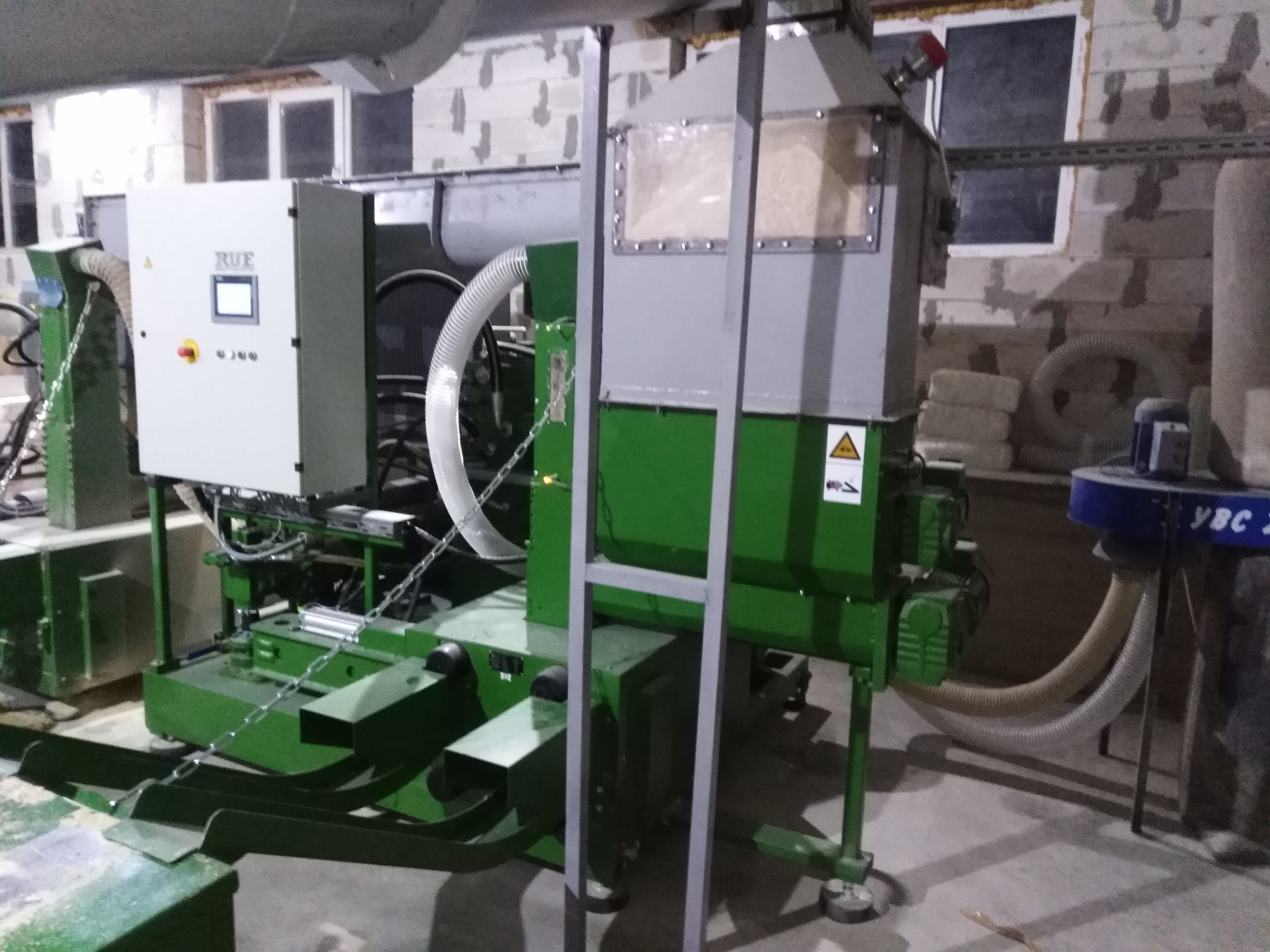 В Вологодской области запущено еще одно производство топливных брикетов