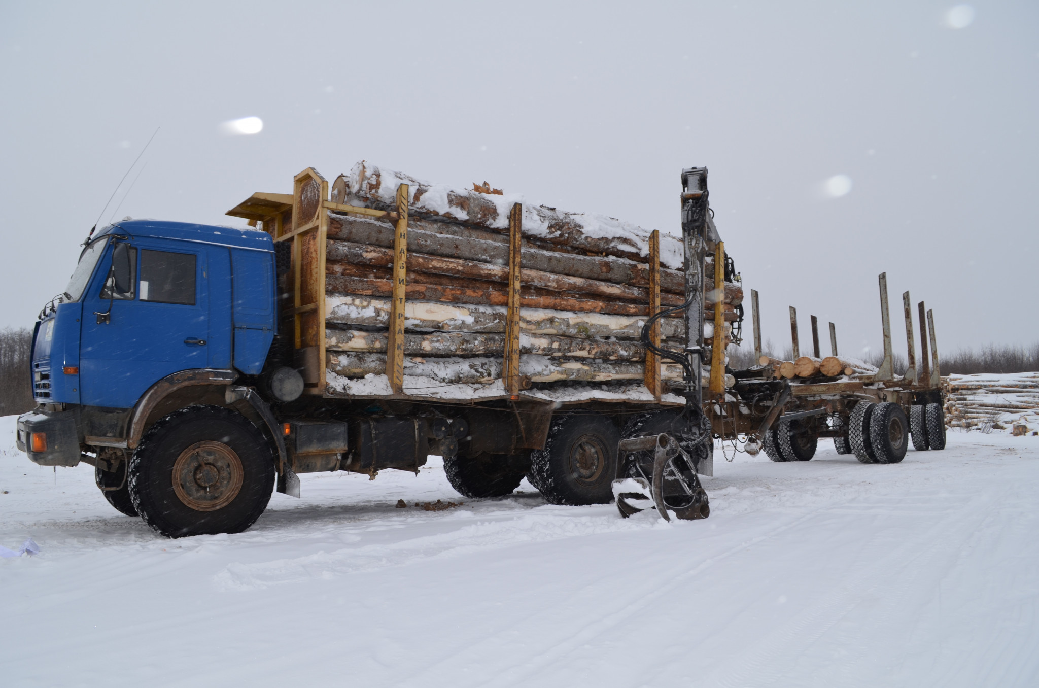 На Вологодчине лесопромышленный концерн &laquo;Кипелово&raquo; передал монастырю партию дров