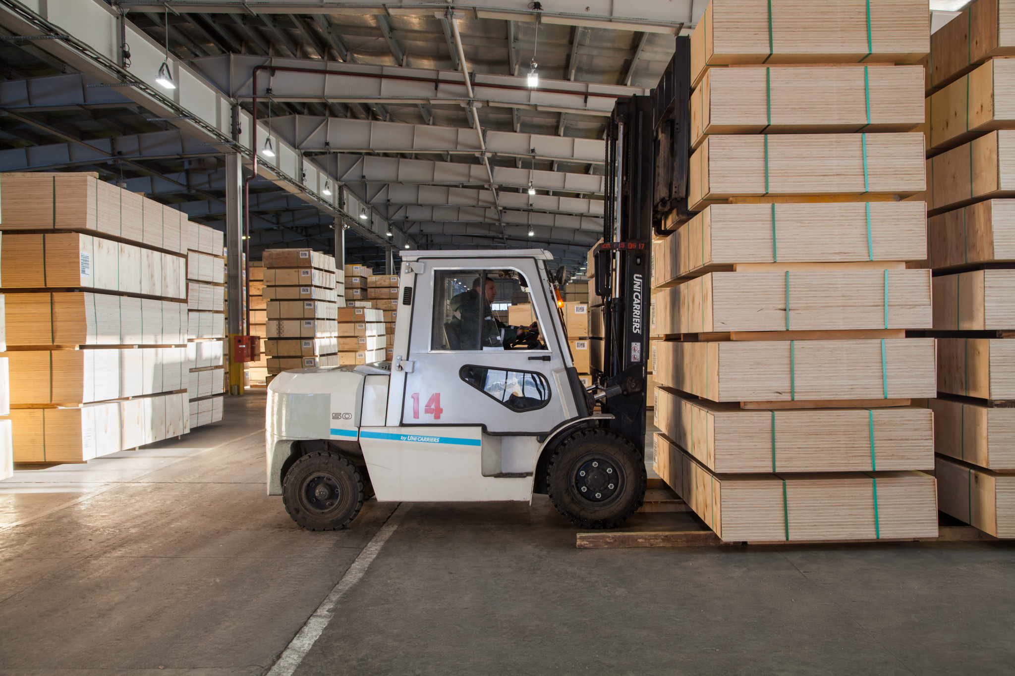 Вятский фанерный комбинат на 38% увеличил производство березовой фанеры